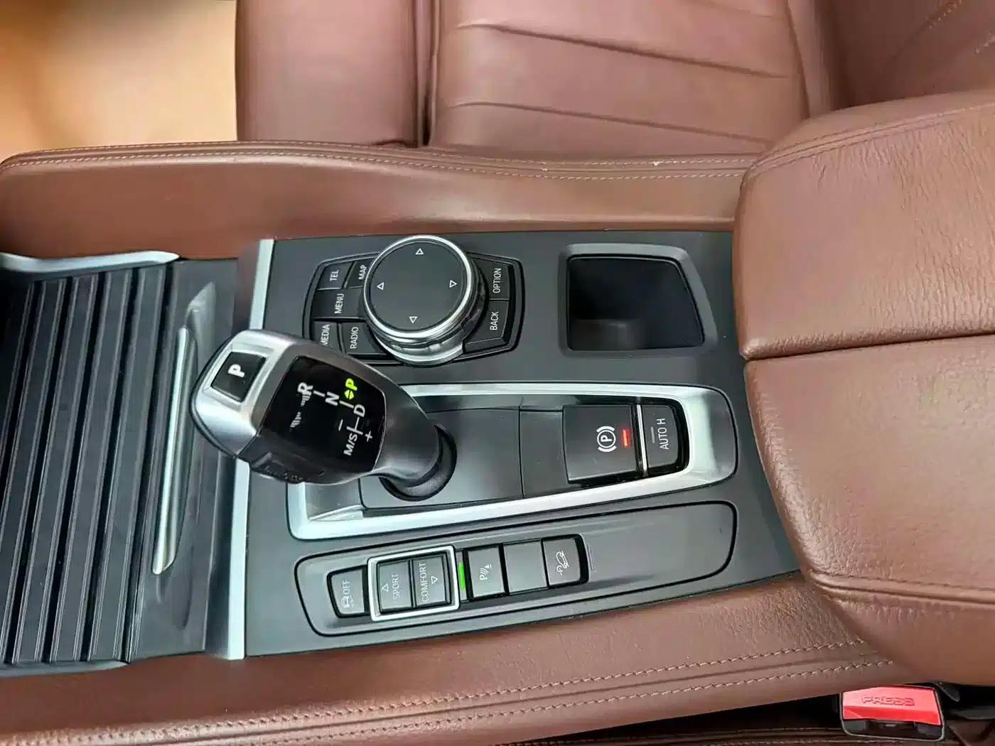 BMW X6 2015 xDrive28i — миниатюра 10