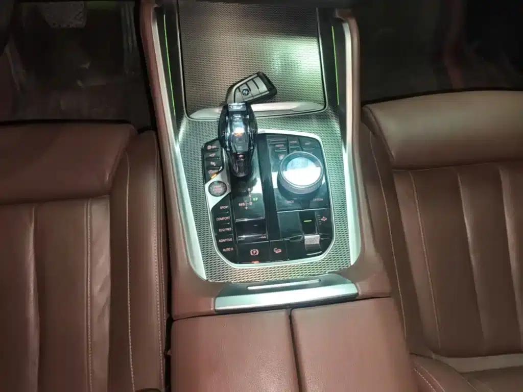 BMW X6 2021 Facelift xDrive40i Luxury M Sport Package — миниатюра 14