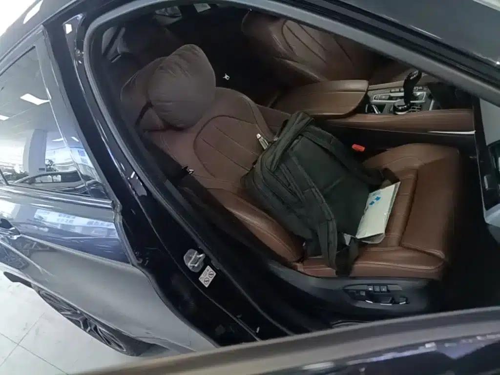2019 BMW X6 xDrive35i M Sport Package — миниатюра 25