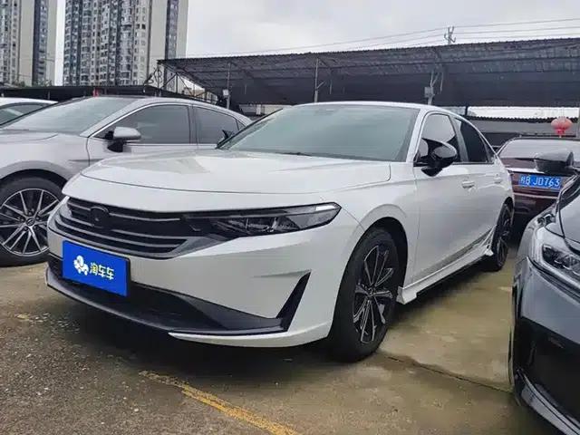 Stylish 2025 240TURBO CVT Tech Edition