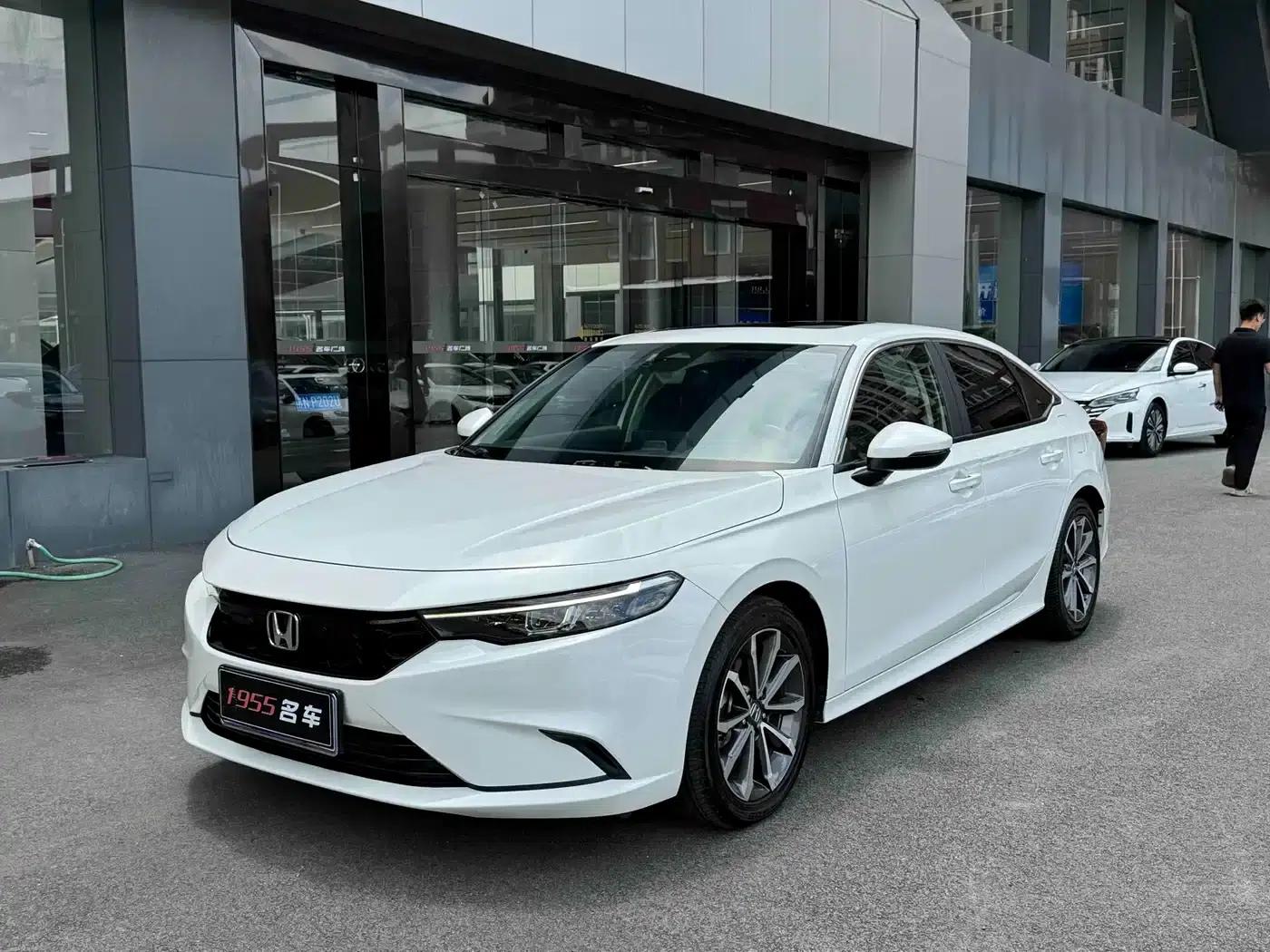 Stylish 2023 240TURBO CVT Deluxe Edition — миниатюра 1