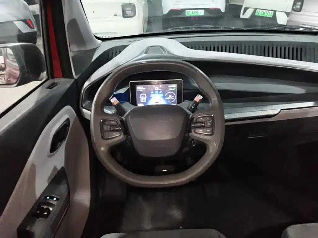 Baojun E200 2019 Model 250KM Smart Edition — миниатюра 11