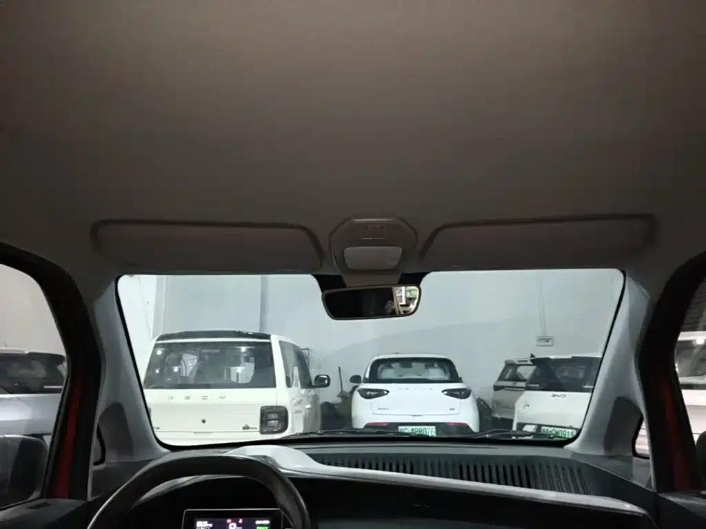 Baojun E200 2019 Model 250KM Smart Edition — миниатюра 18
