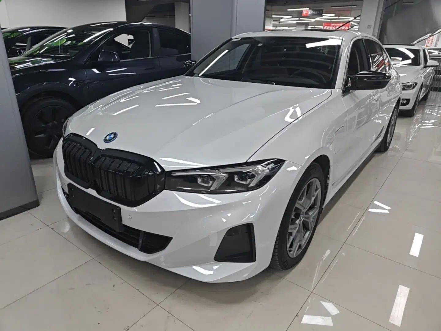 BMW i3 2022 eDrive 35 L — миниатюра 1