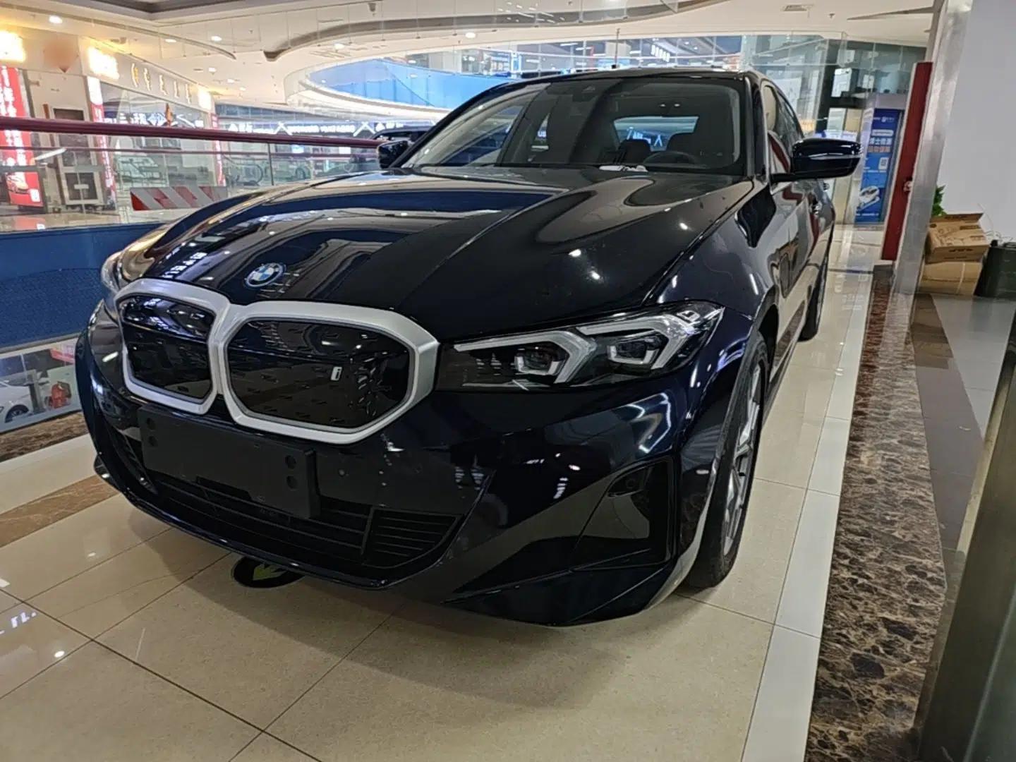 BMW i3 2023 eDrive 40 L Midnight Edition — миниатюра 1