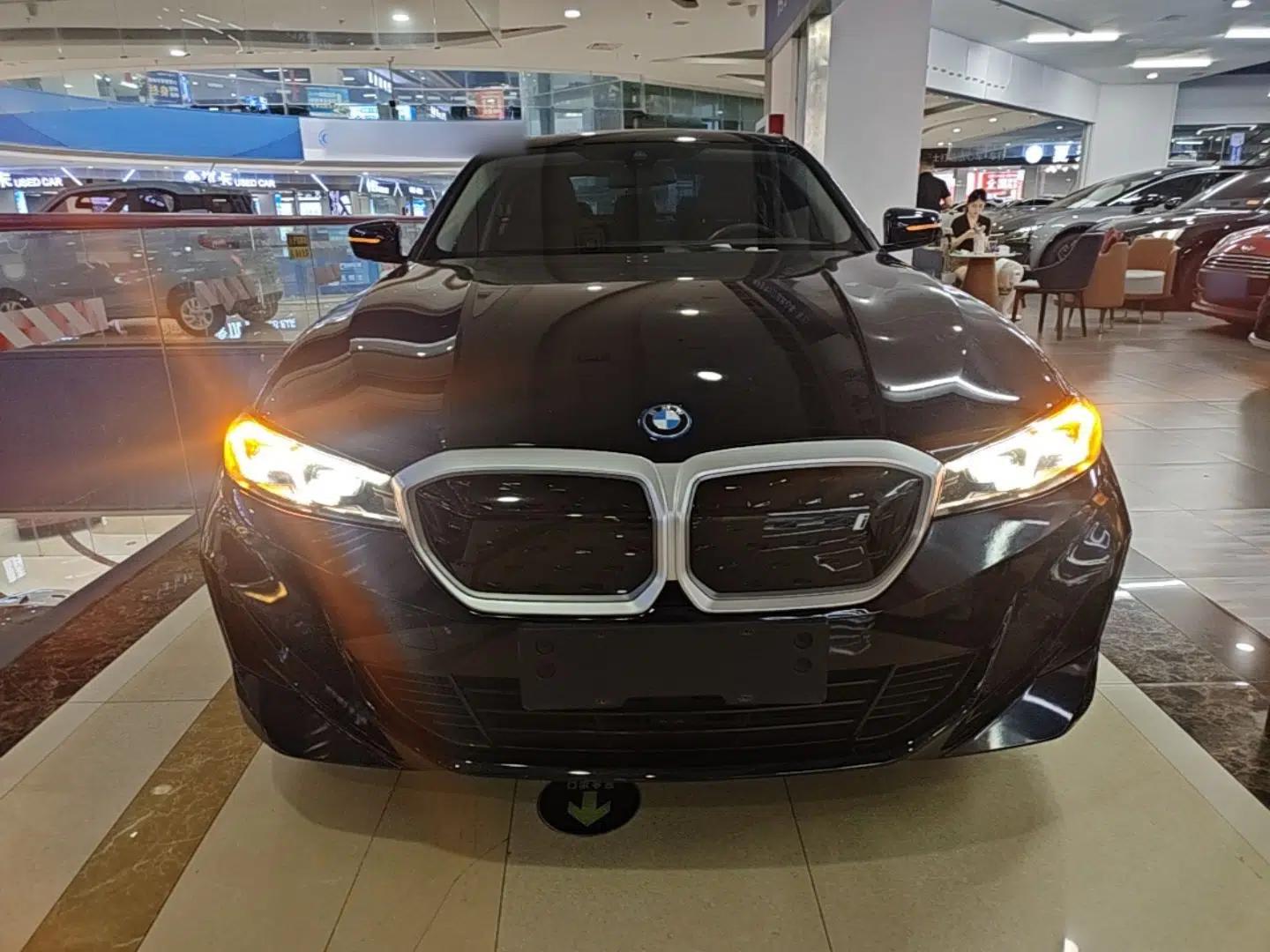 BMW i3 2023 eDrive 40 L Midnight Edition — миниатюра 2