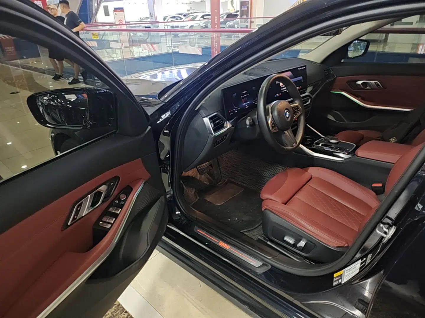 BMW i3 2023 eDrive 40 L Midnight Edition — миниатюра 18