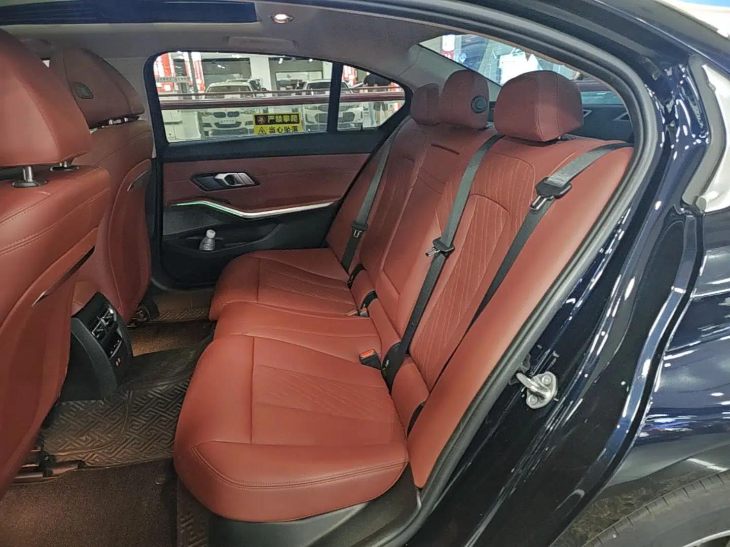 BMW i3 2023 eDrive 40 L Midnight Edition — миниатюра 20