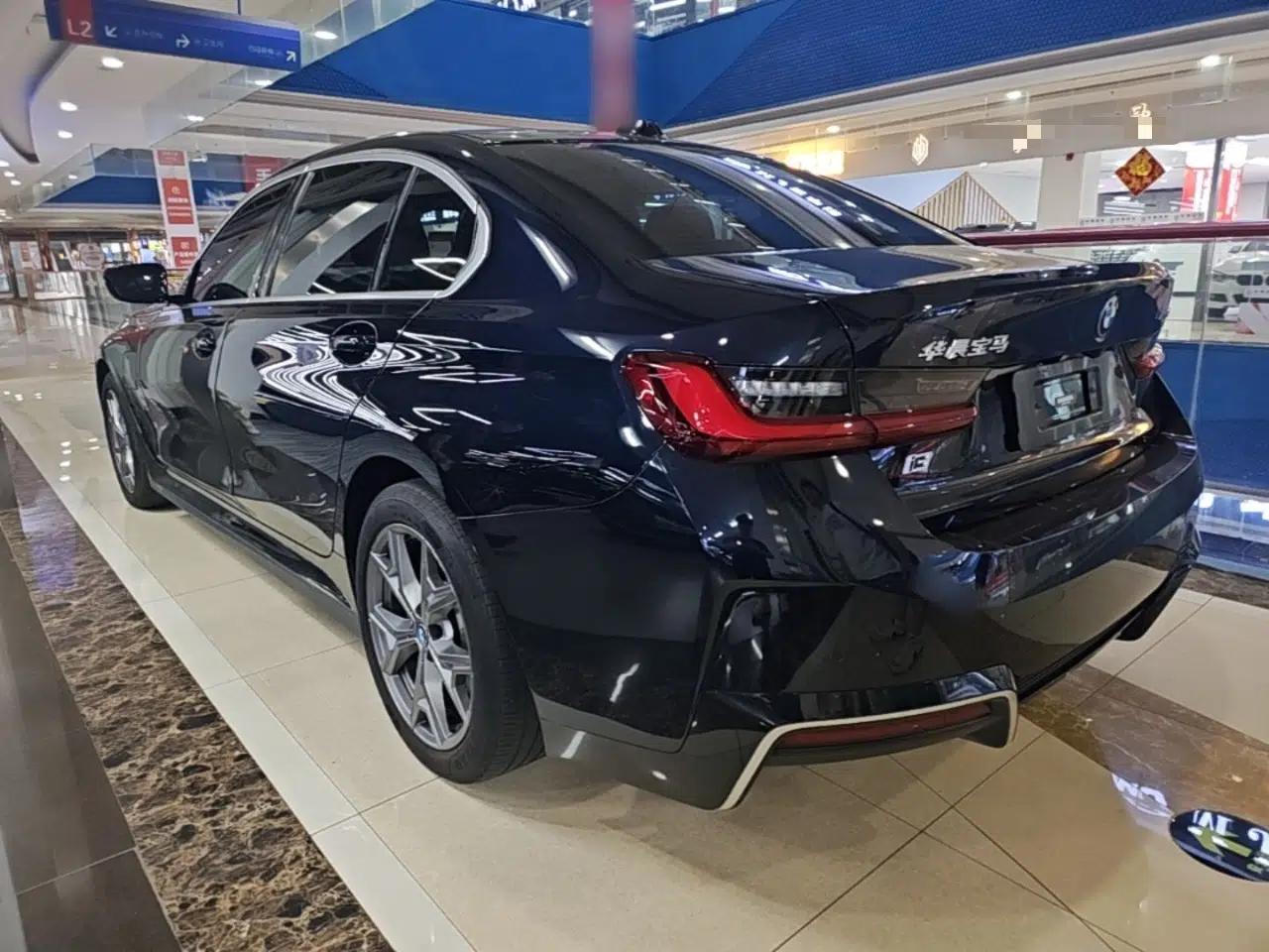 BMW i3 2023 eDrive 40 L Midnight Edition — миниатюра 4