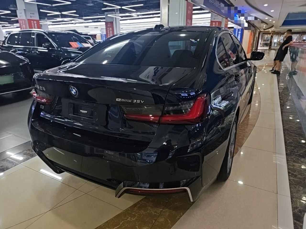 BMW i3 2023 eDrive 40 L Midnight Edition — миниатюра 6