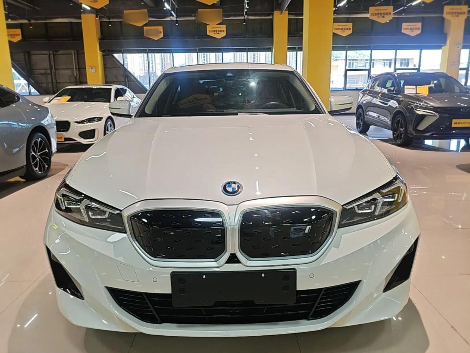 BMW i3 2024 eDrive 35 L — миниатюра 2