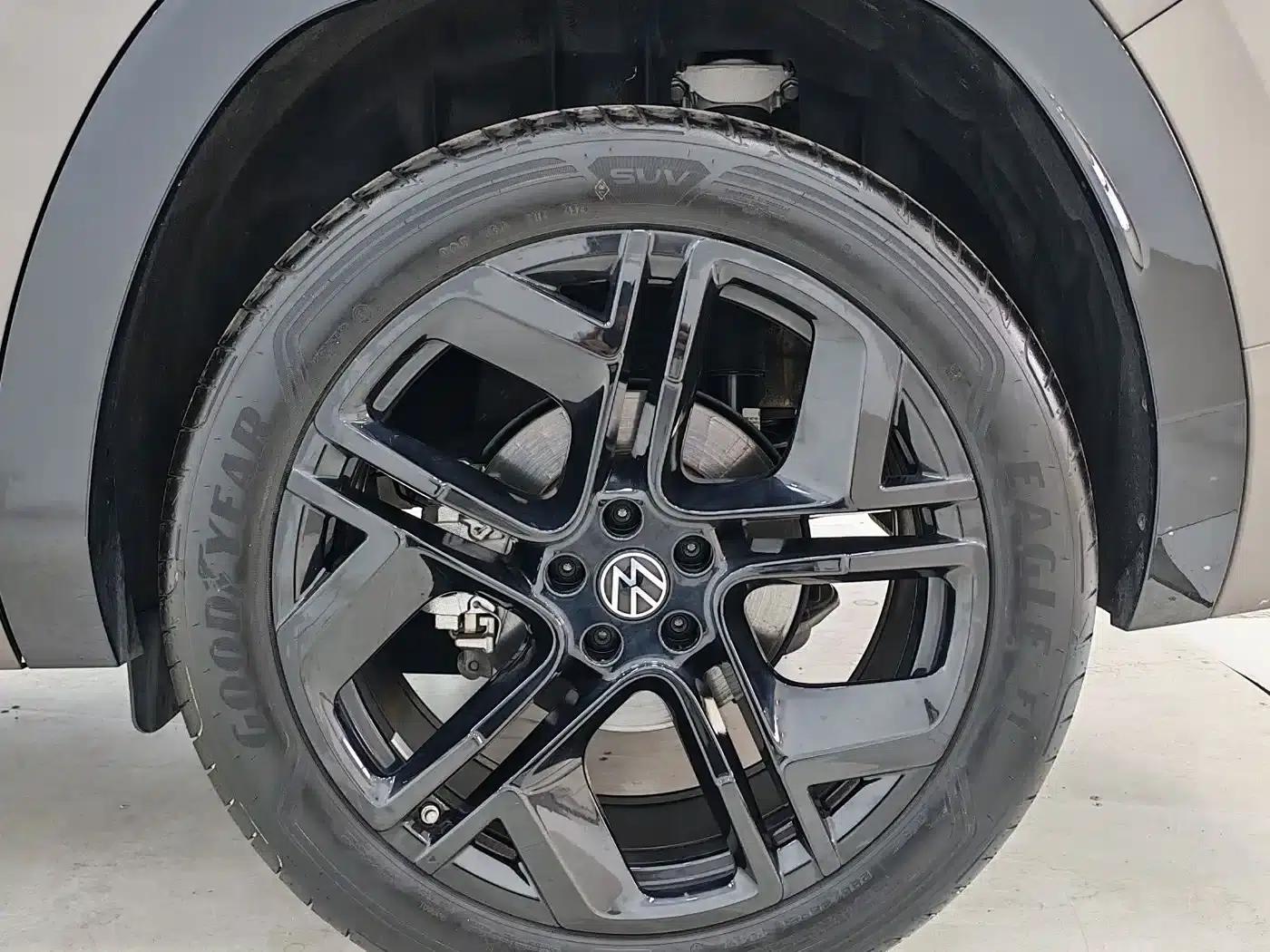 2025 Teramont Pro 450TSI 4WD Summit Edition — миниатюра 19