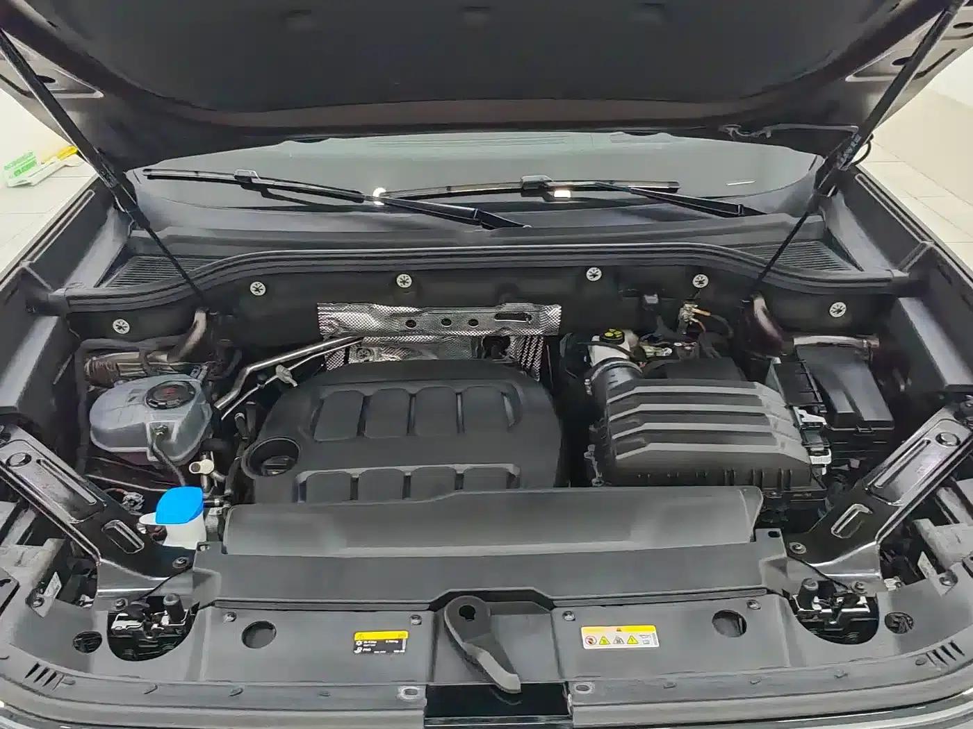 2025 Teramont Pro 450TSI 4WD Summit Edition — миниатюра 20