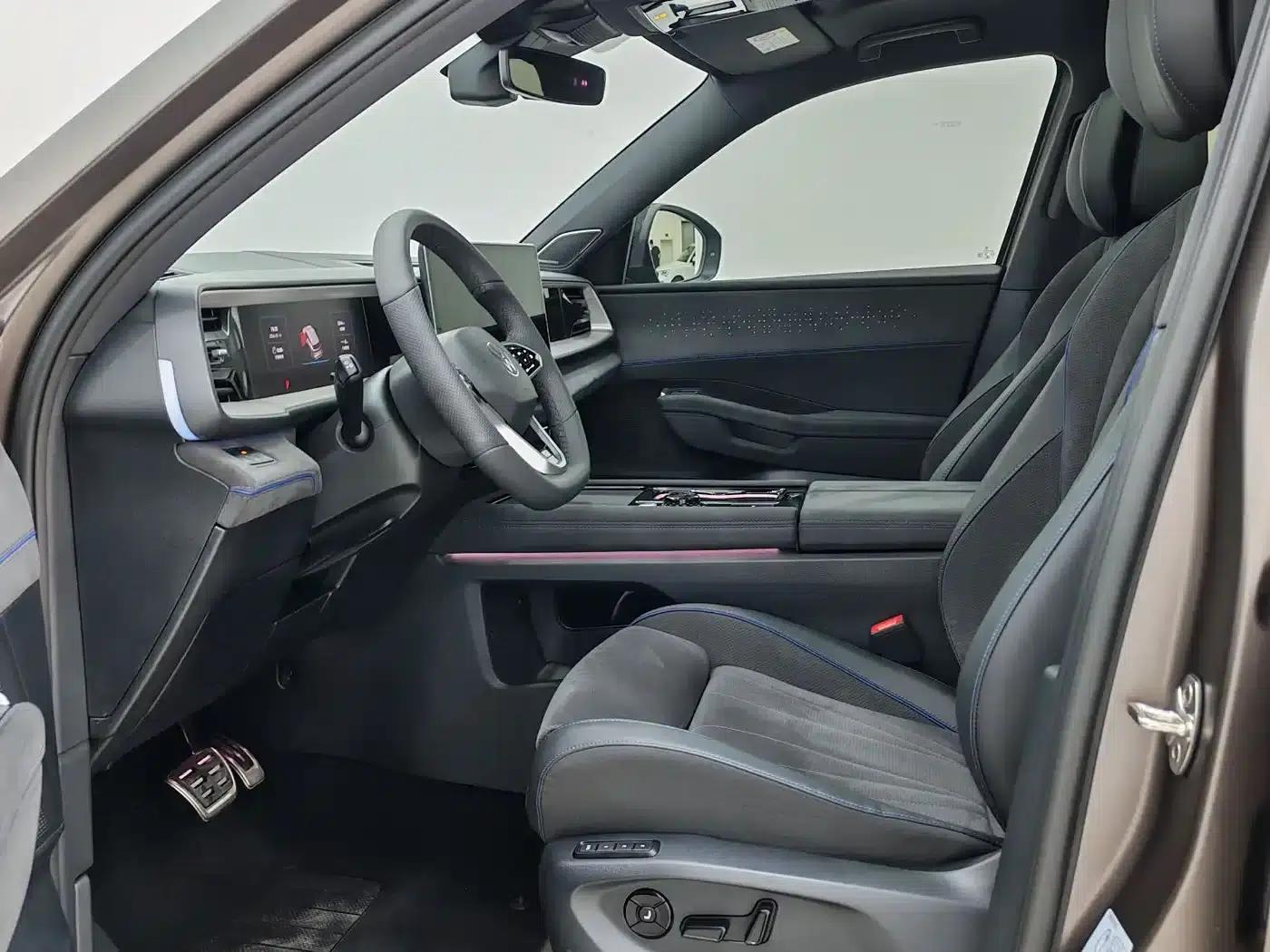 2025 Teramont Pro 450TSI 4WD Summit Edition — миниатюра 7