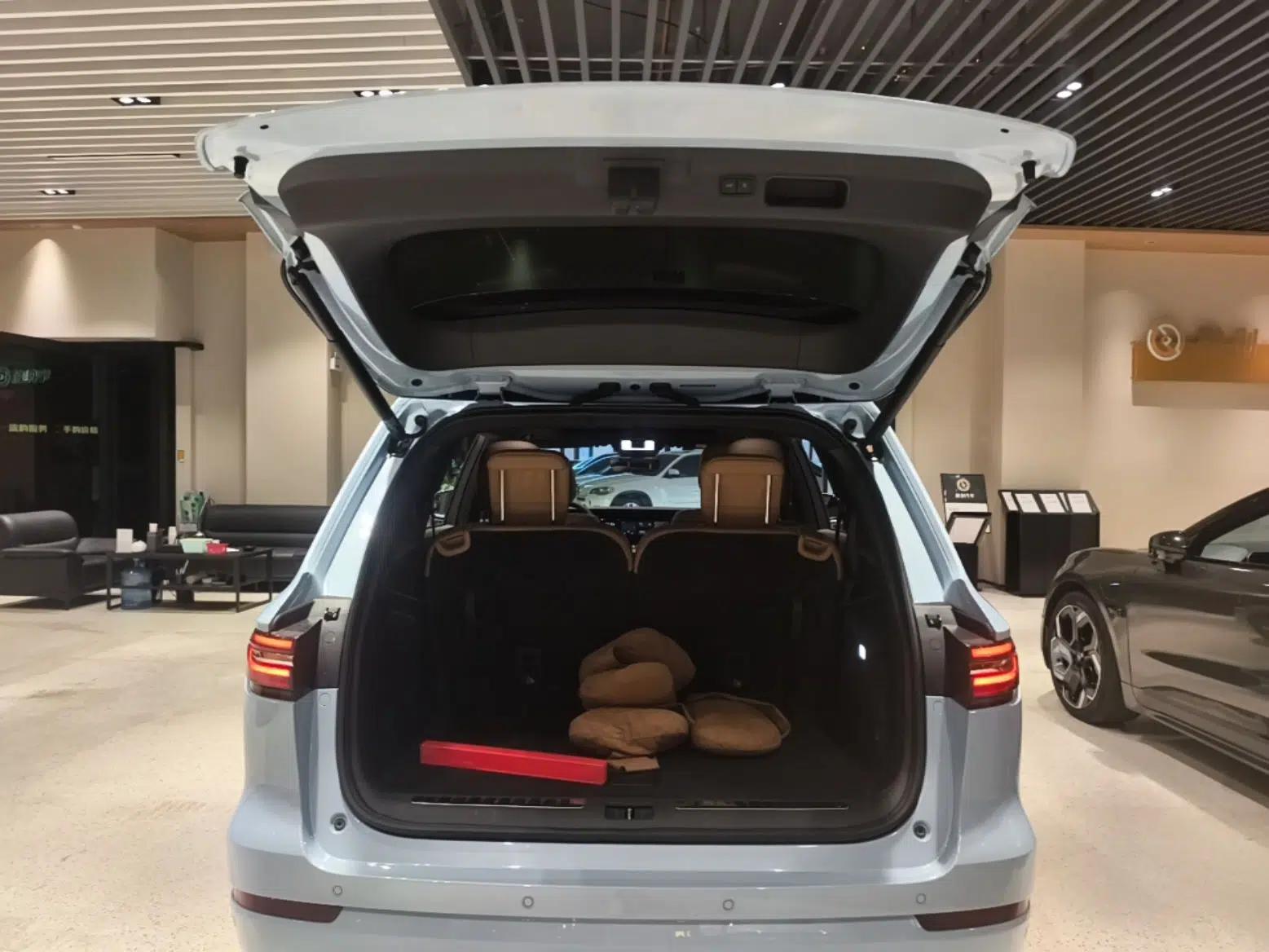 Li Auto ONE 2020 Extended-Range 6-Seater Version — миниатюра 27