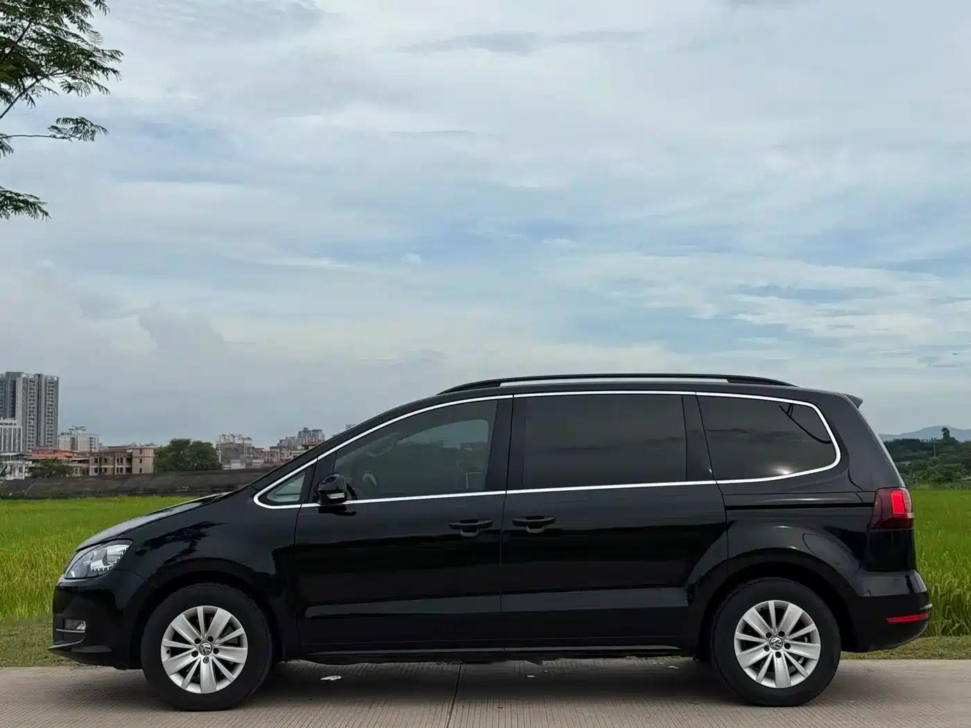 2016 Sharan 280TSI Enjoyment Edition 7-Seater — миниатюра 4