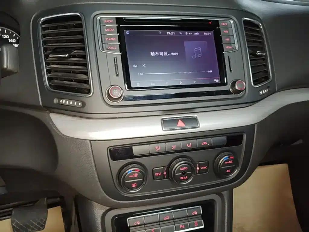 2018 Sharan Facelift 380TSI Comfort 6-Seater — миниатюра 13