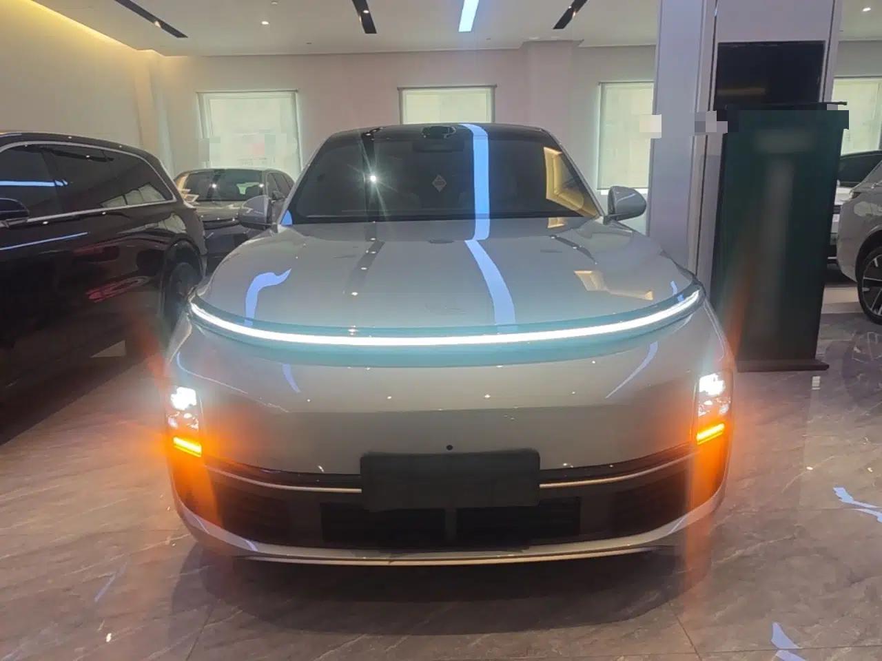Li Auto L9 2025 Ultra Smart Refreshed Edition — миниатюра 2