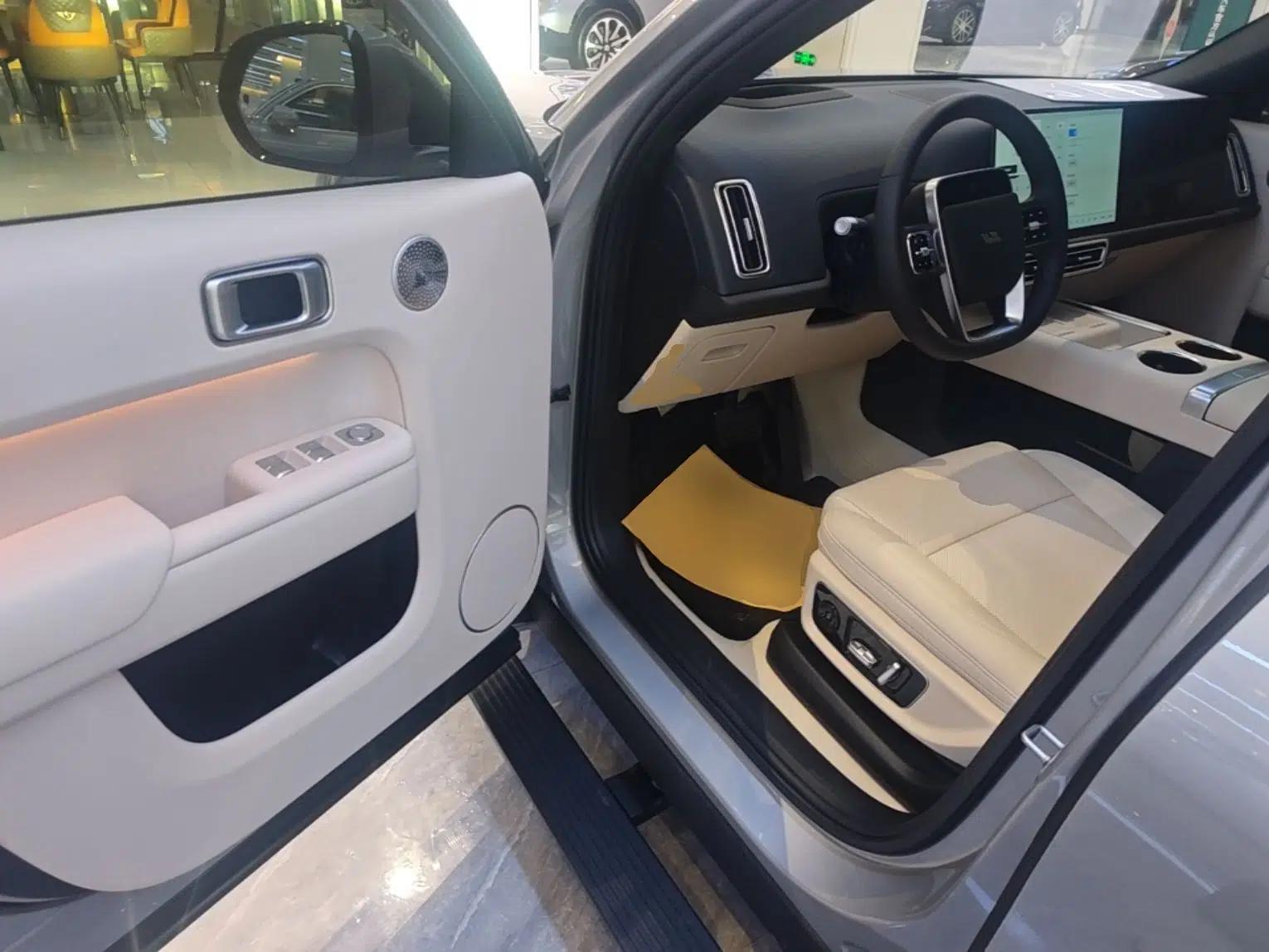 Li Auto L9 2025 Ultra Smart Refreshed Edition — миниатюра 18
