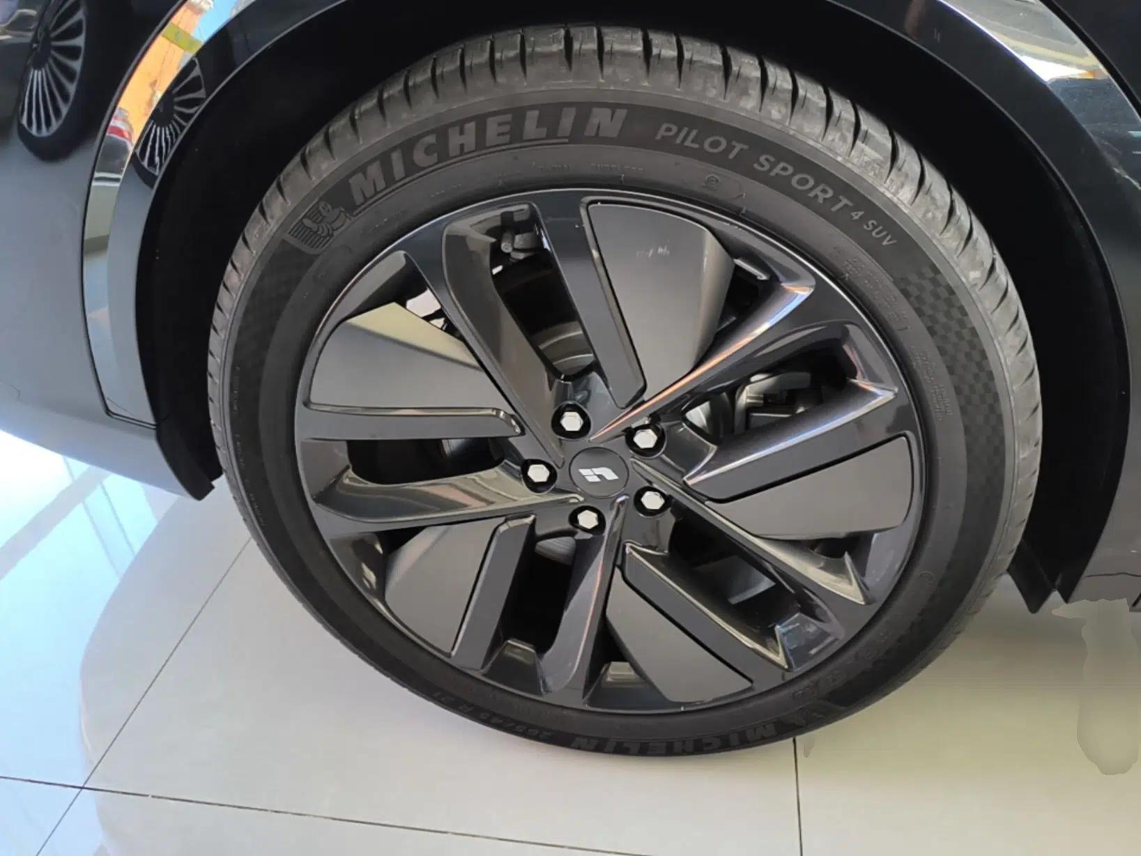 Li Auto L9 2023 Pro Model — миниатюра 19