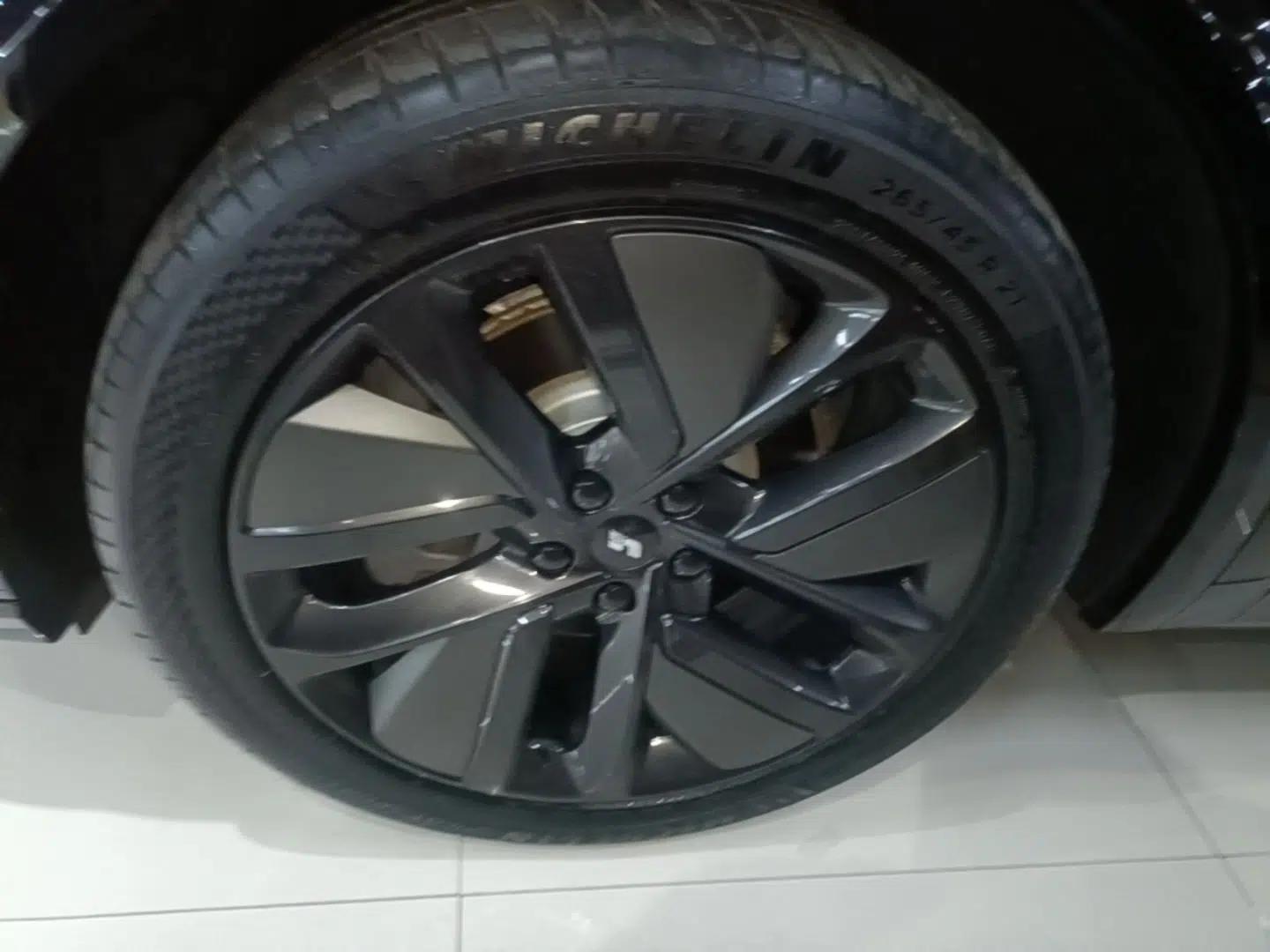 Li Auto L9 2022 Max model — миниатюра 10