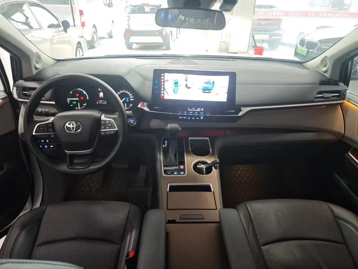 2023 Sienna 2.5L Hybrid Luxury Edition — миниатюра 7
