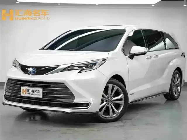 2024 Sienna 2.5L Hybrid Premium Edition