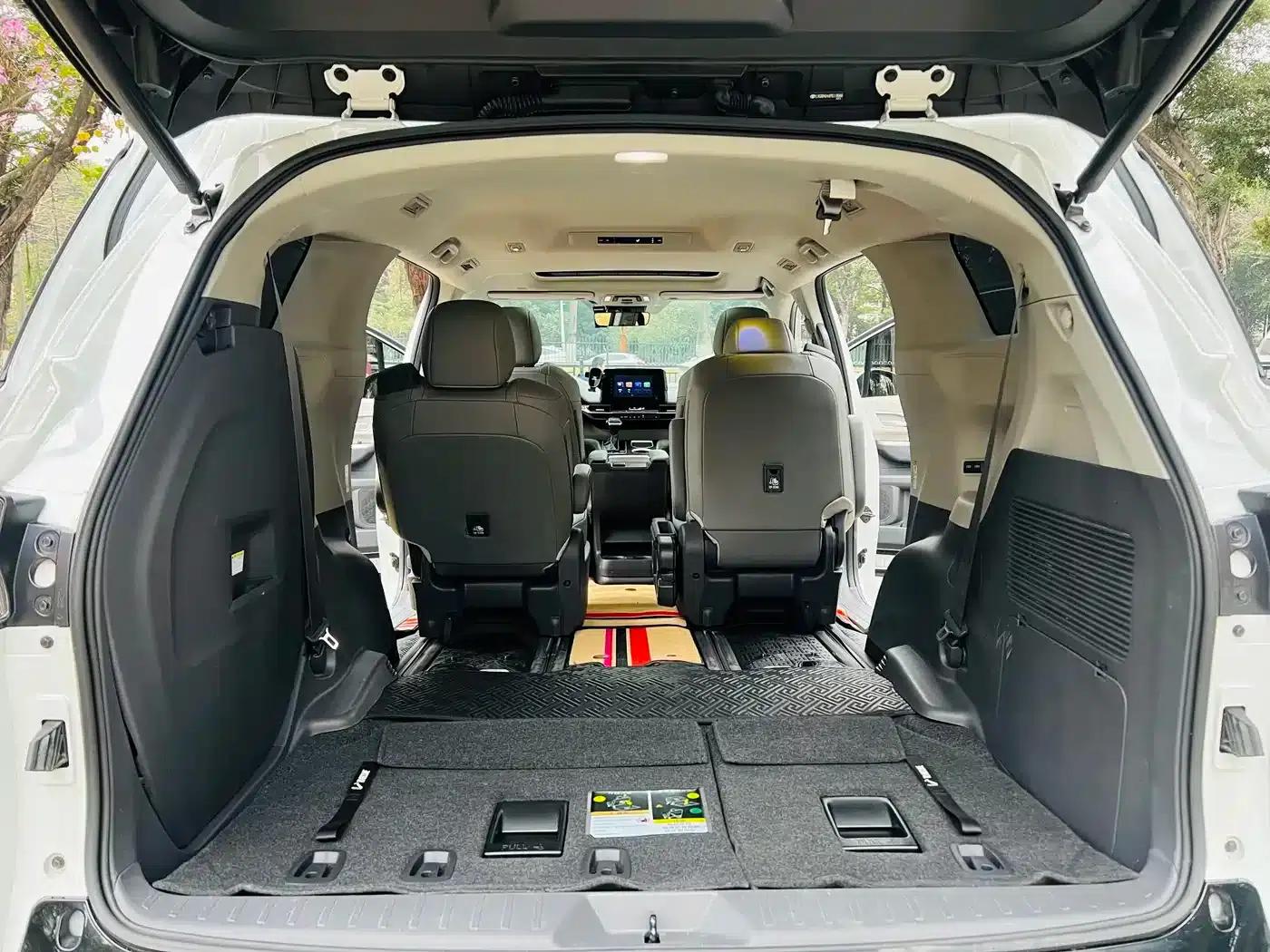 2023 Sienna 2.5L Hybrid Luxury Edition — миниатюра 13