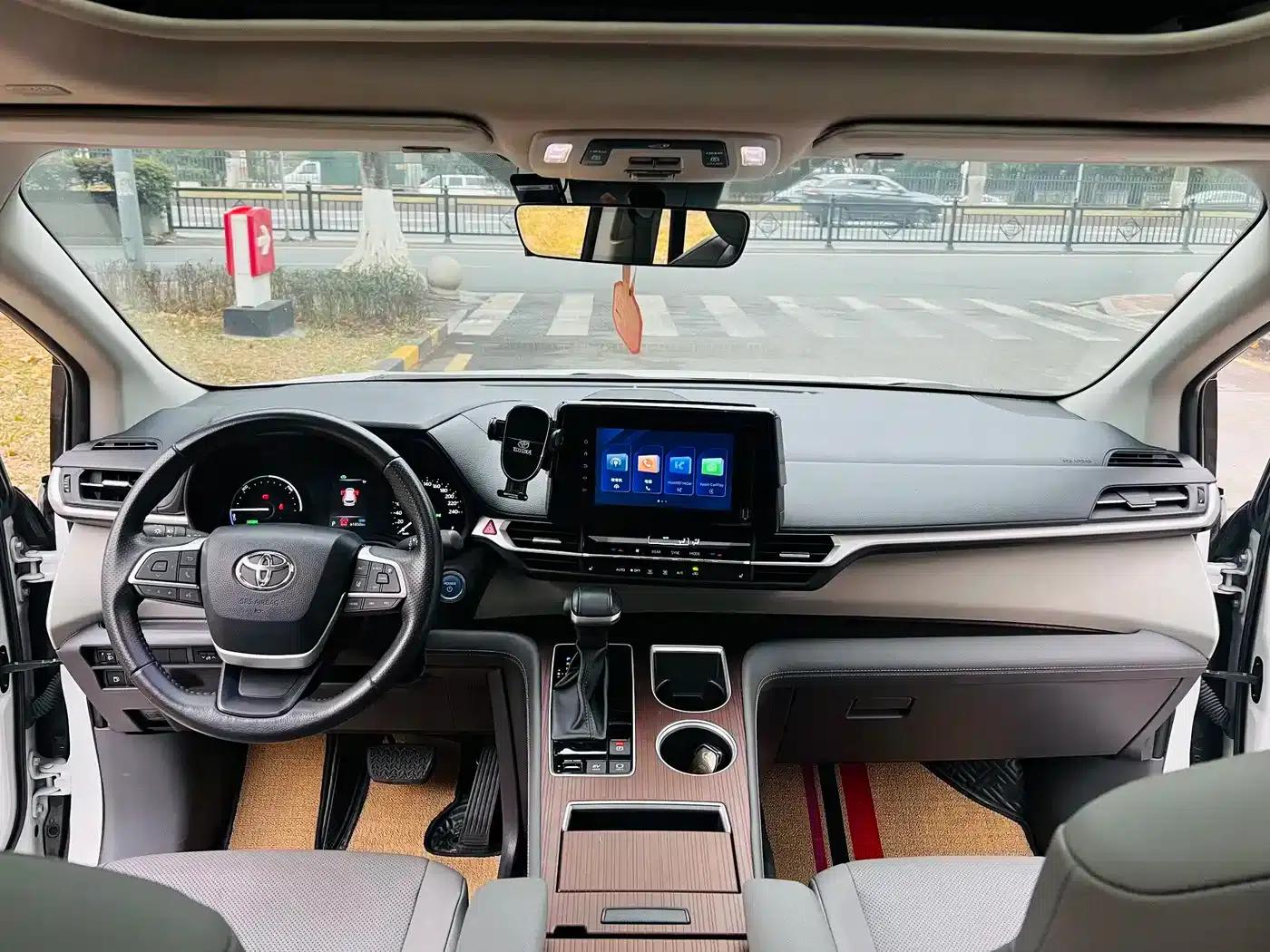 2023 Sienna 2.5L Hybrid Luxury Edition — миниатюра 15