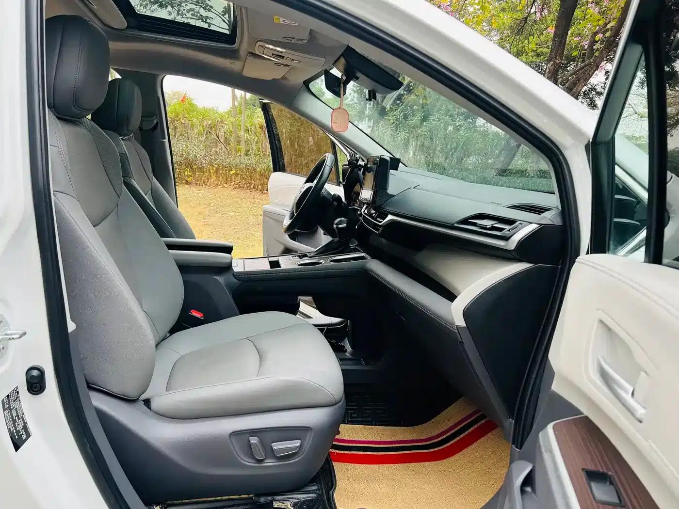 2023 Sienna 2.5L Hybrid Luxury Edition — миниатюра 10