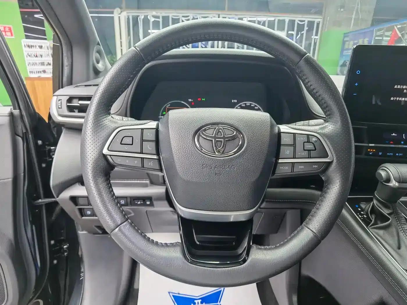 2021 Sienna 2.5L Hybrid Platinum Edition — миниатюра 11