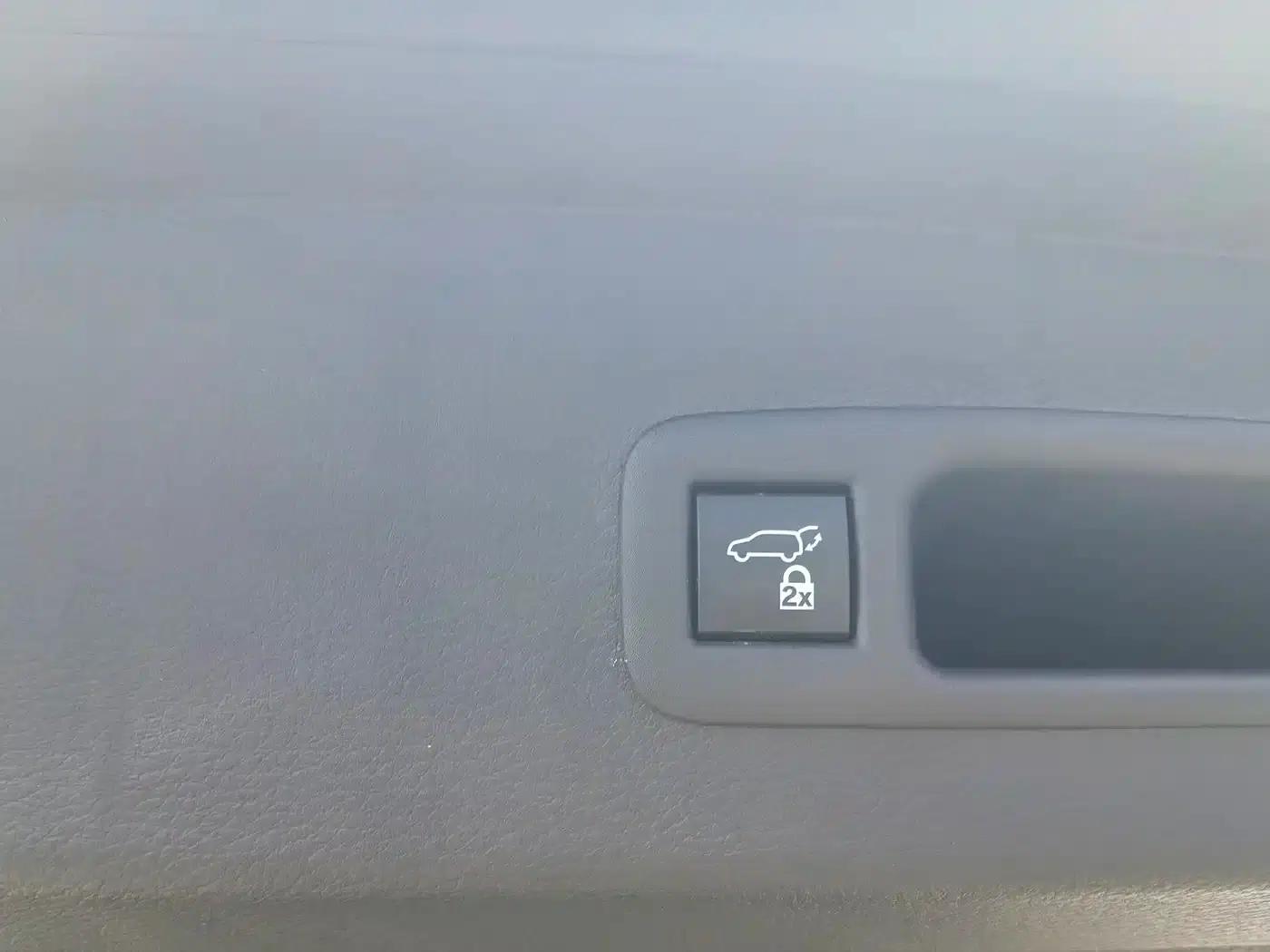 2021 Sienna 2.5L Hybrid Platinum Edition — миниатюра 21