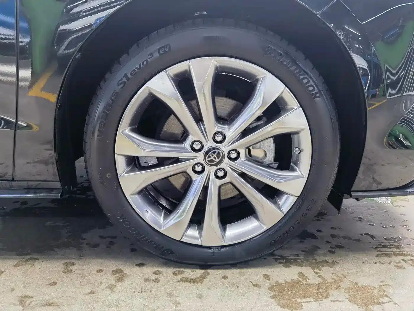 2021 Sienna 2.5L Hybrid Platinum Edition — миниатюра 25