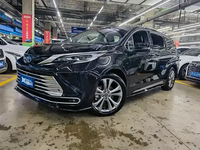 2021 Sienna 2.5L Hybrid Platinum Edition