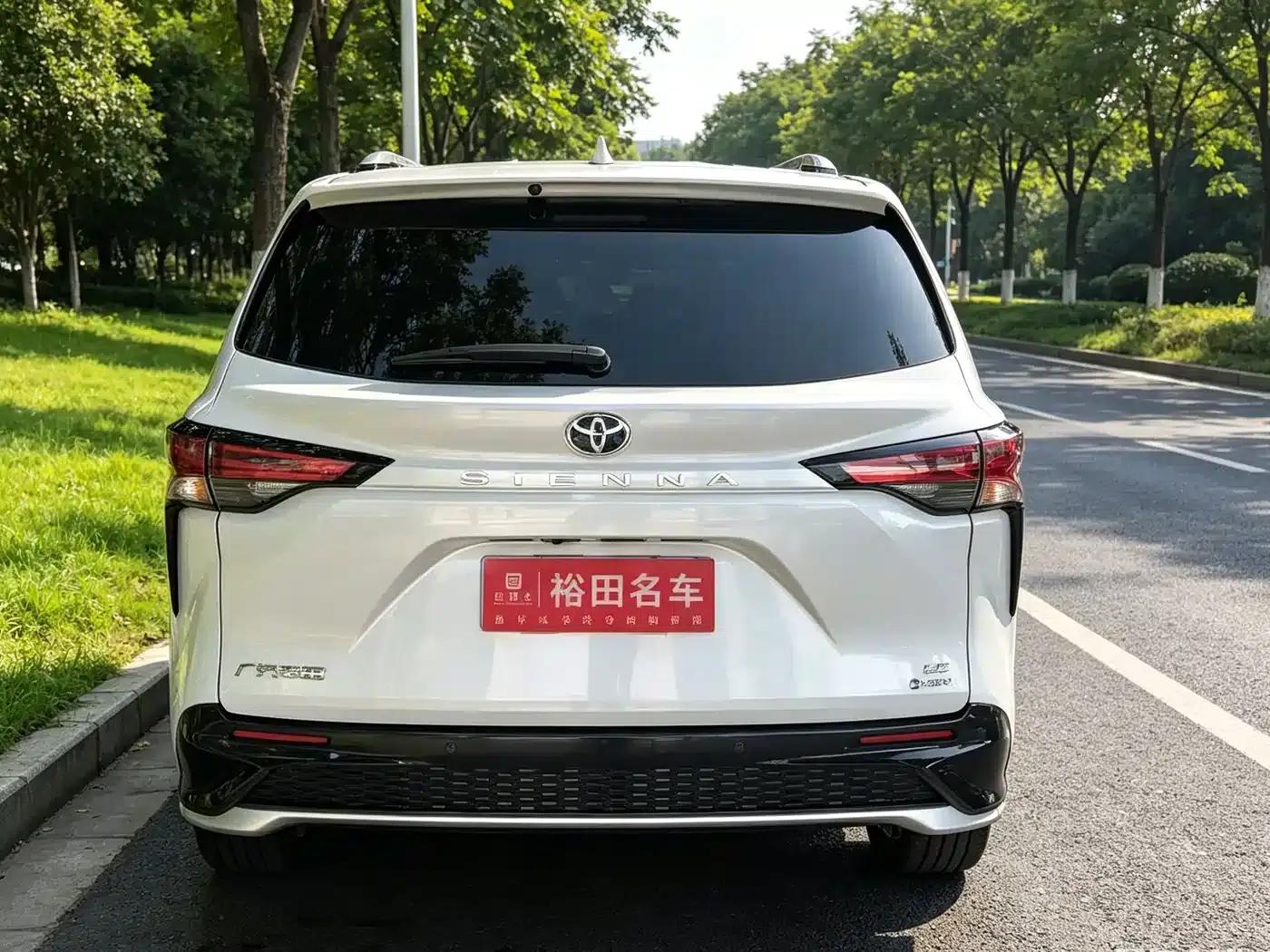 2024 Sienna 2.5L Hybrid Comfort Edition — миниатюра 4