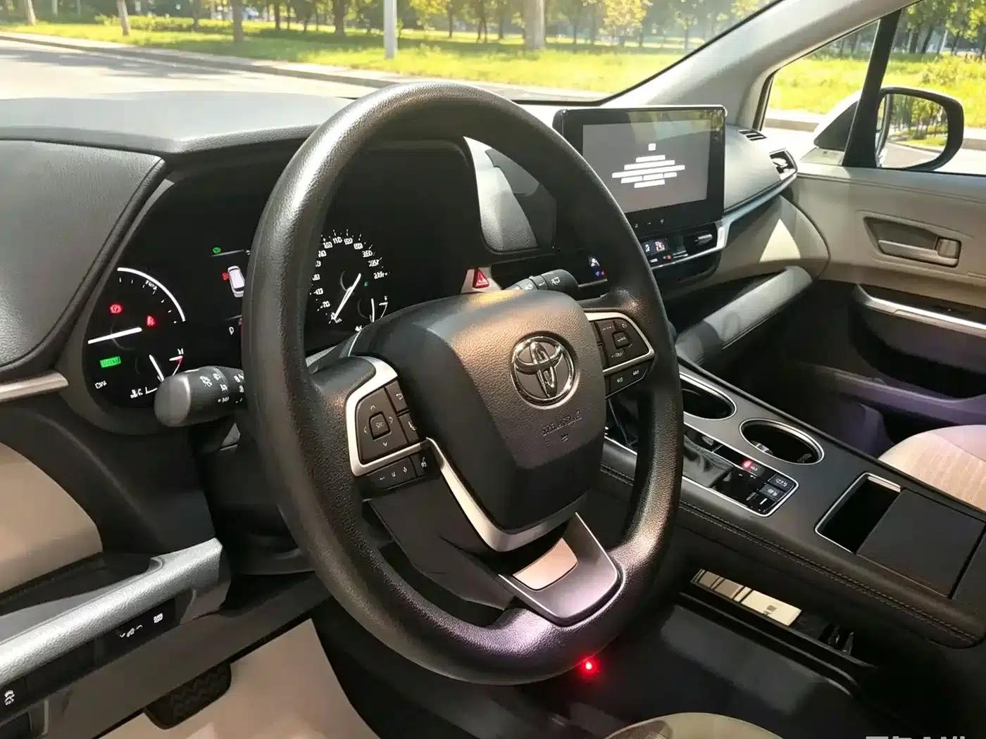 2024 Sienna 2.5L Hybrid Comfort Edition — миниатюра 5