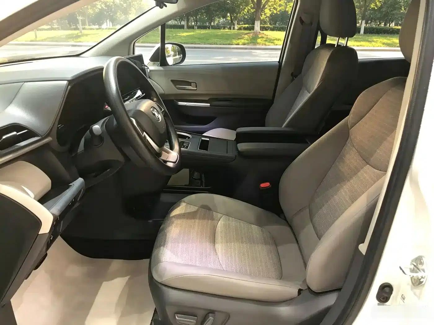 2024 Sienna 2.5L Hybrid Comfort Edition — миниатюра 7