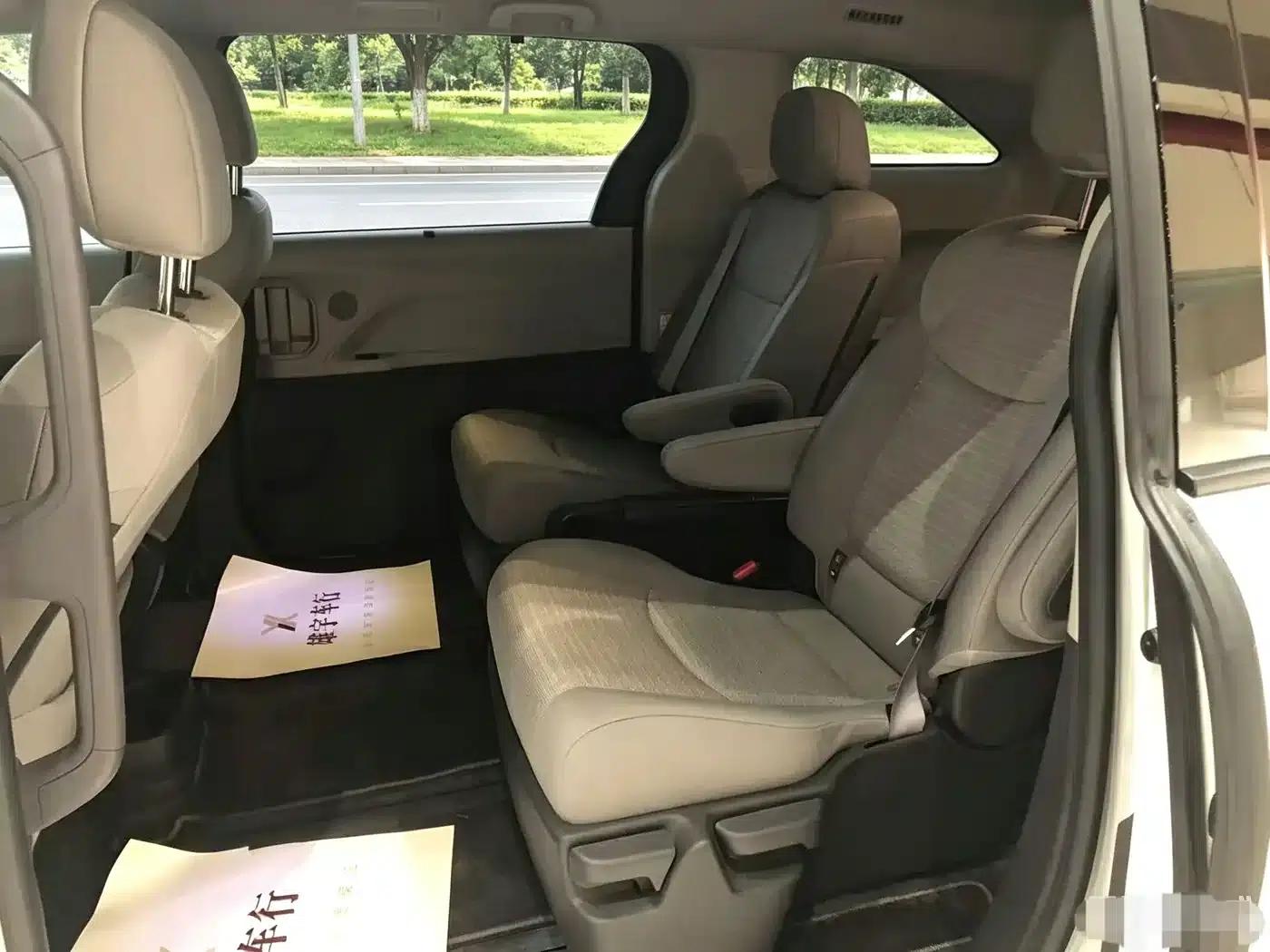 2024 Sienna 2.5L Hybrid Comfort Edition — миниатюра 8
