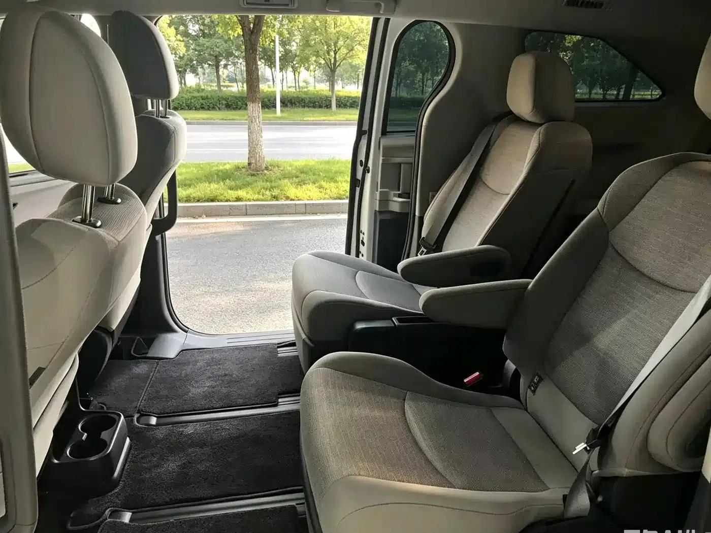 2024 Sienna 2.5L Hybrid Comfort Edition — миниатюра 9