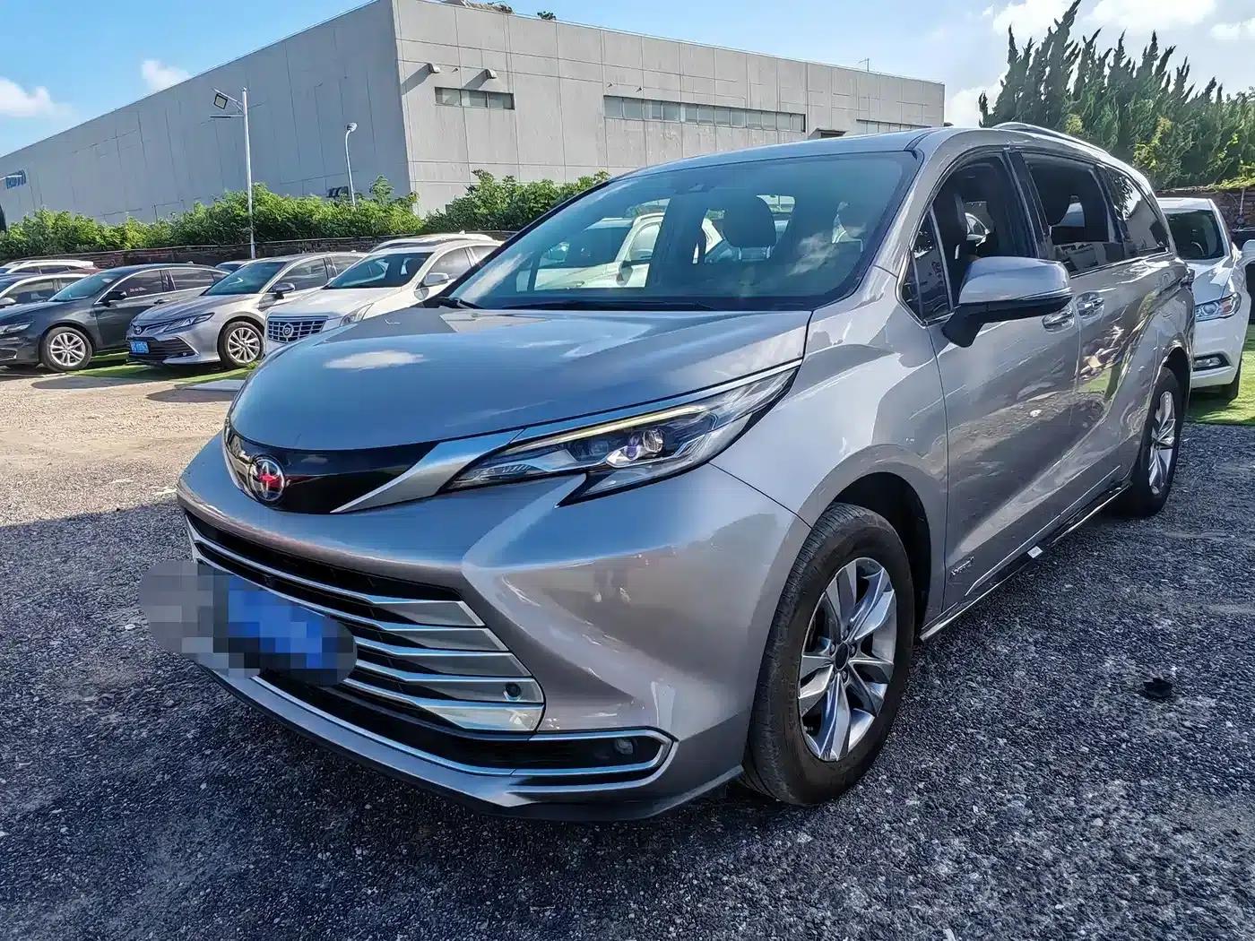 2021 Sienna 2.5L Hybrid Platinum Edition — миниатюра 1