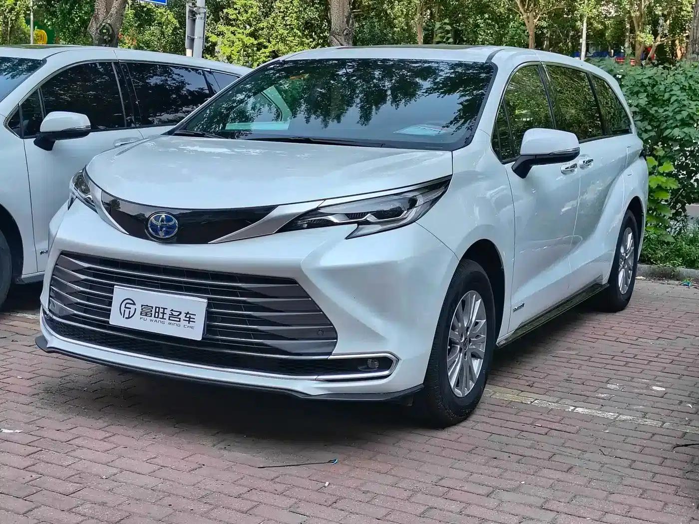 2021 Sienna 2.5L Hybrid Premium Edition — миниатюра 1