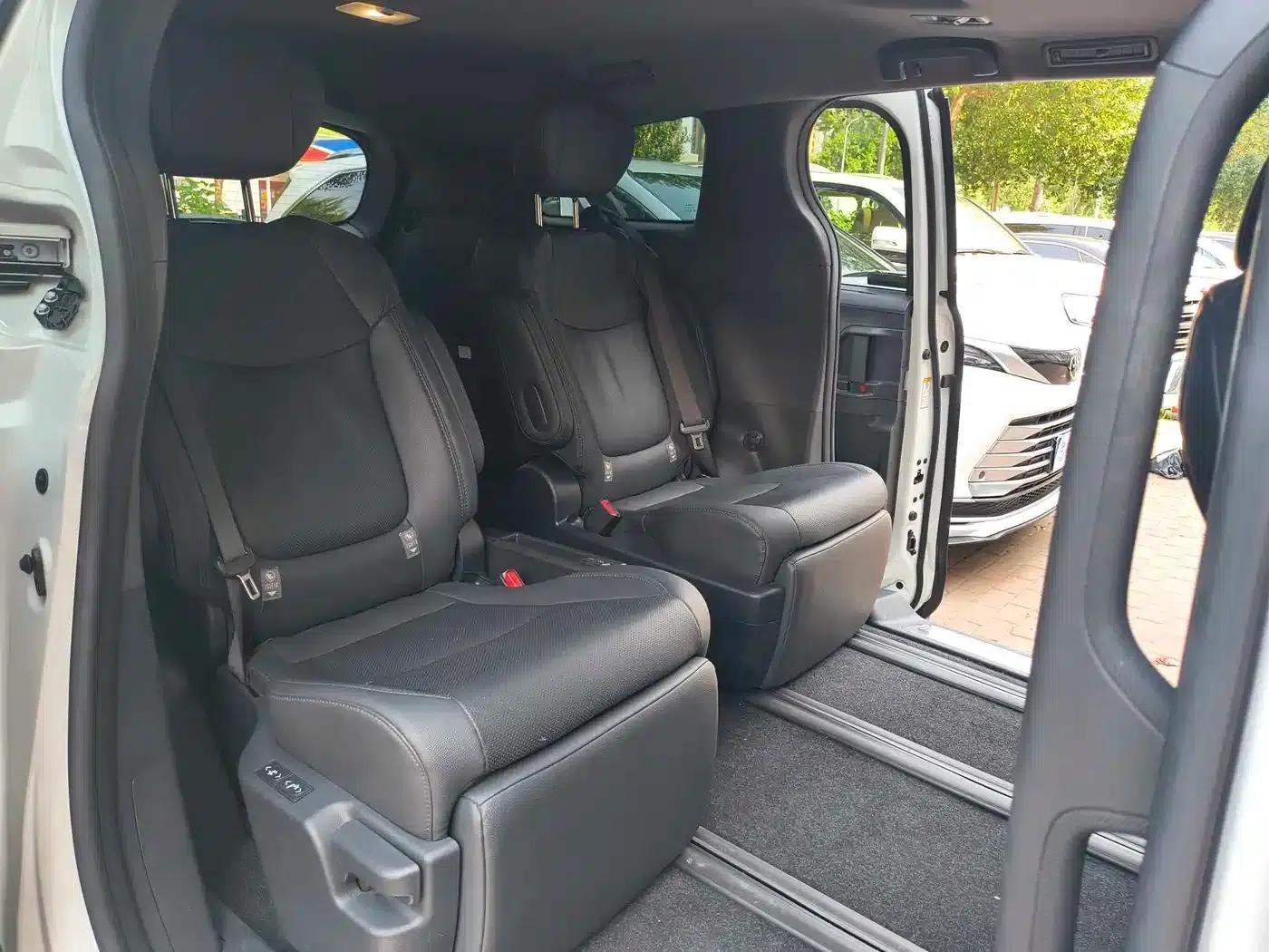 2021 Sienna 2.5L Hybrid Premium Edition — миниатюра 16
