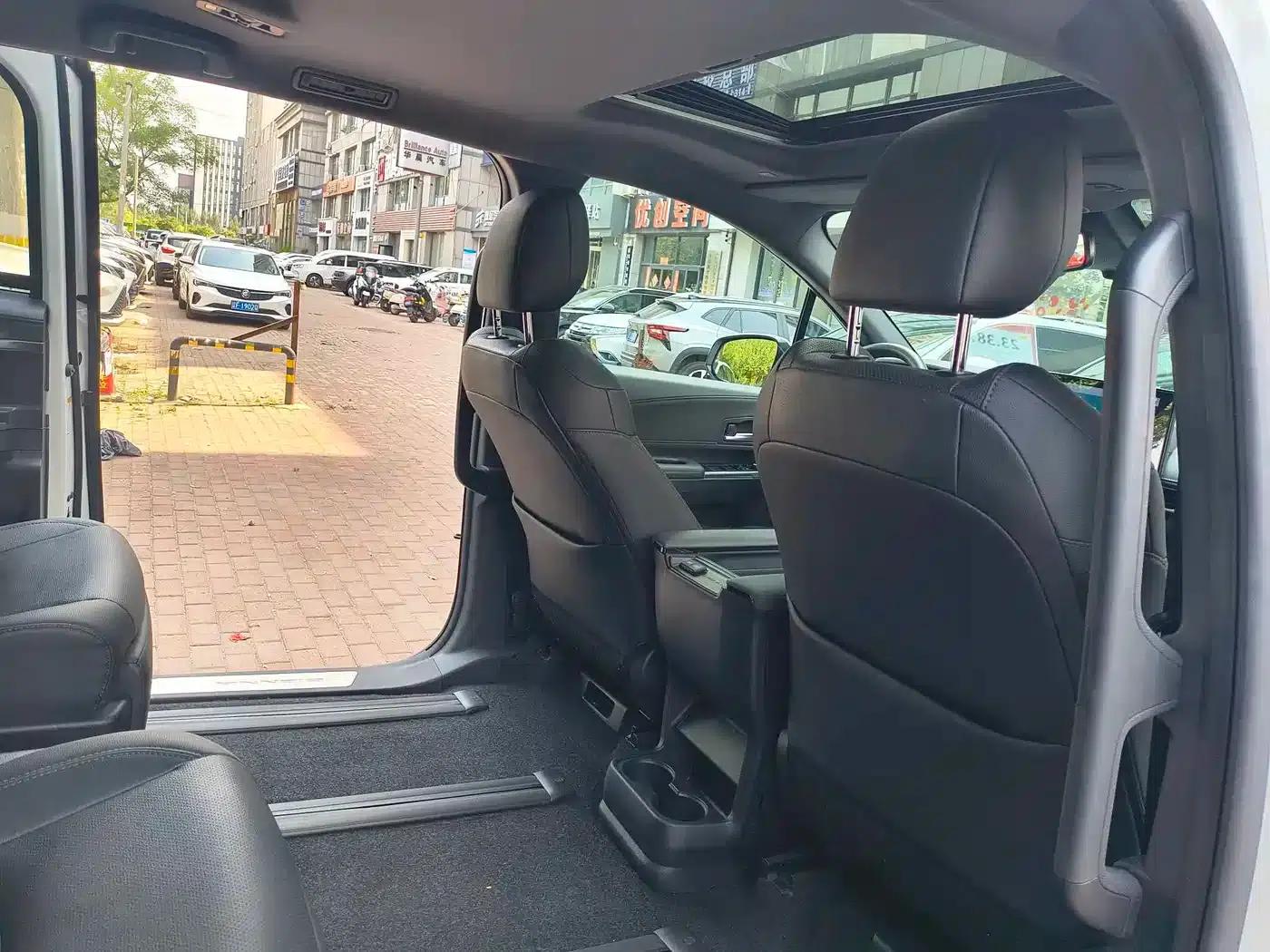 2021 Sienna 2.5L Hybrid Premium Edition — миниатюра 17