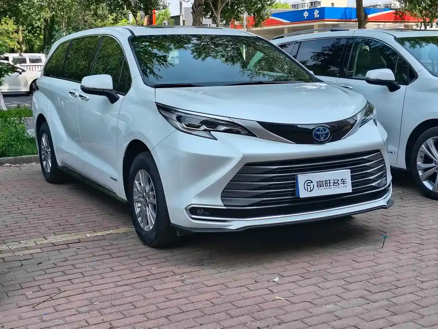 2021 Sienna 2.5L Hybrid Premium Edition — миниатюра 3