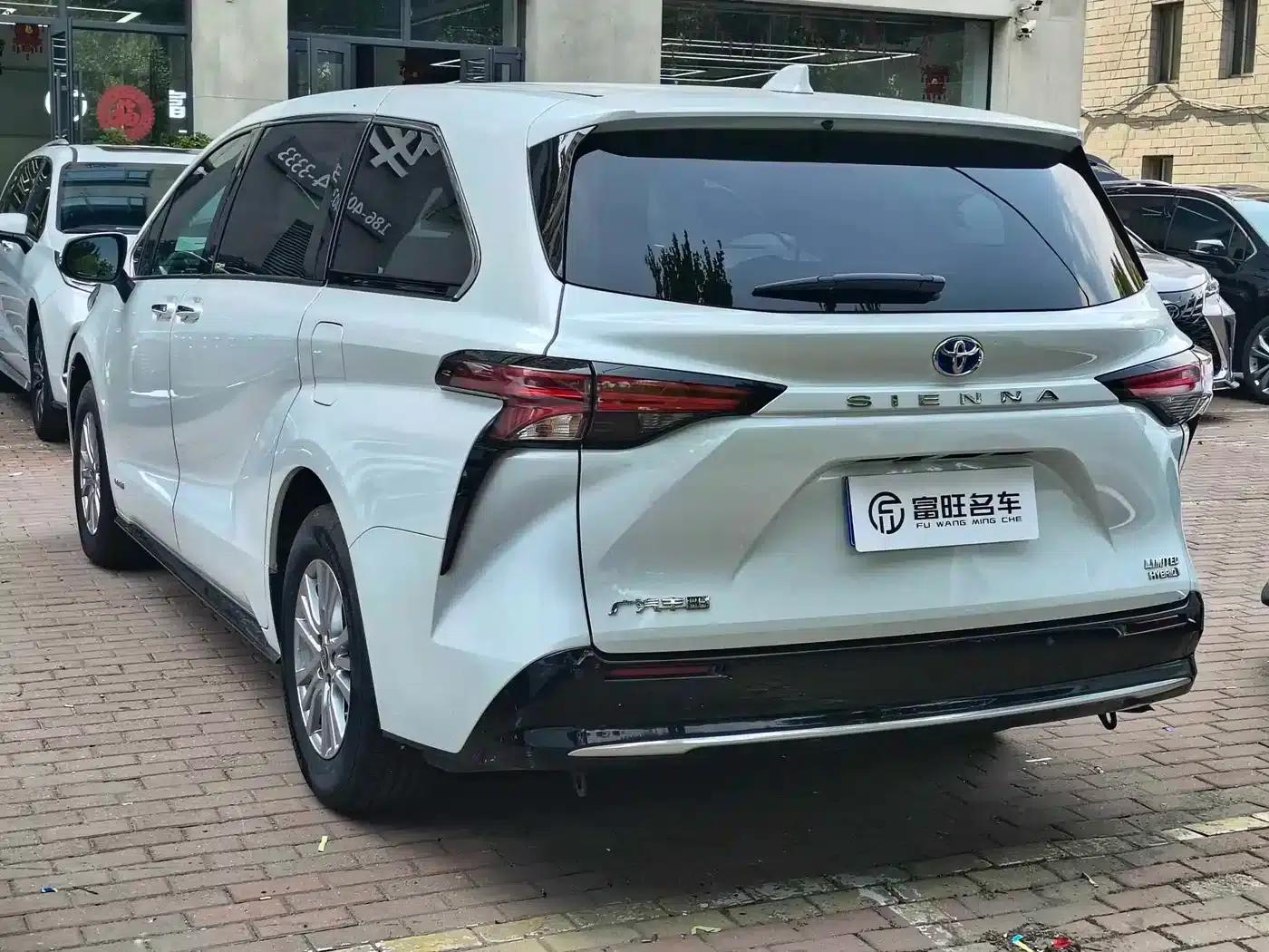 2021 Sienna 2.5L Hybrid Premium Edition — миниатюра 4