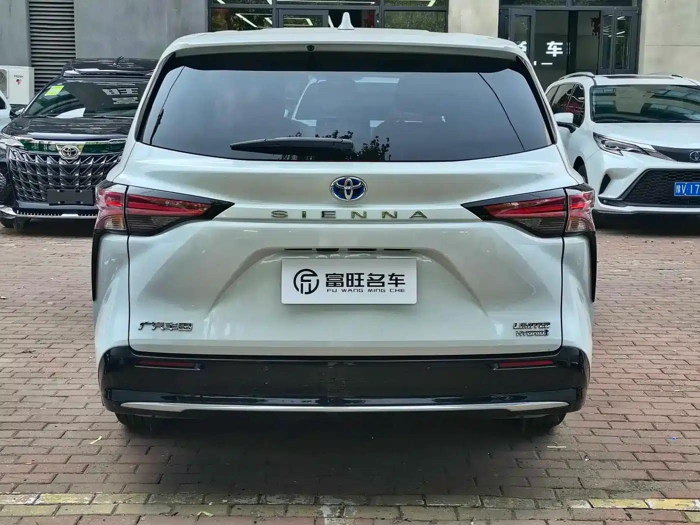 2021 Sienna 2.5L Hybrid Premium Edition — миниатюра 6