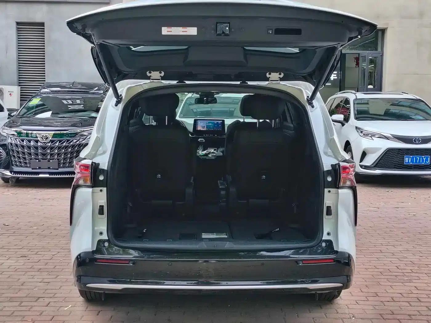 2021 Sienna 2.5L Hybrid Premium Edition — миниатюра 7