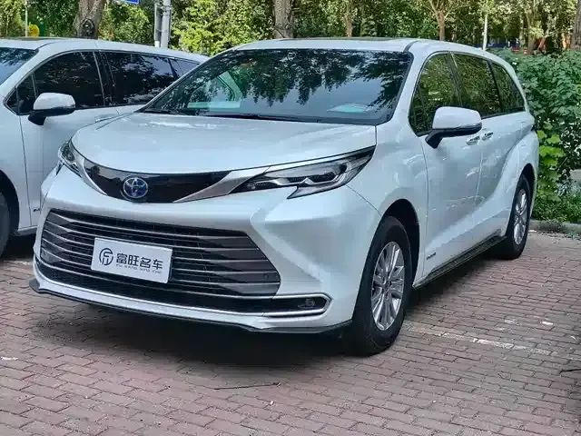 2021 Sienna 2.5L Hybrid Premium Edition