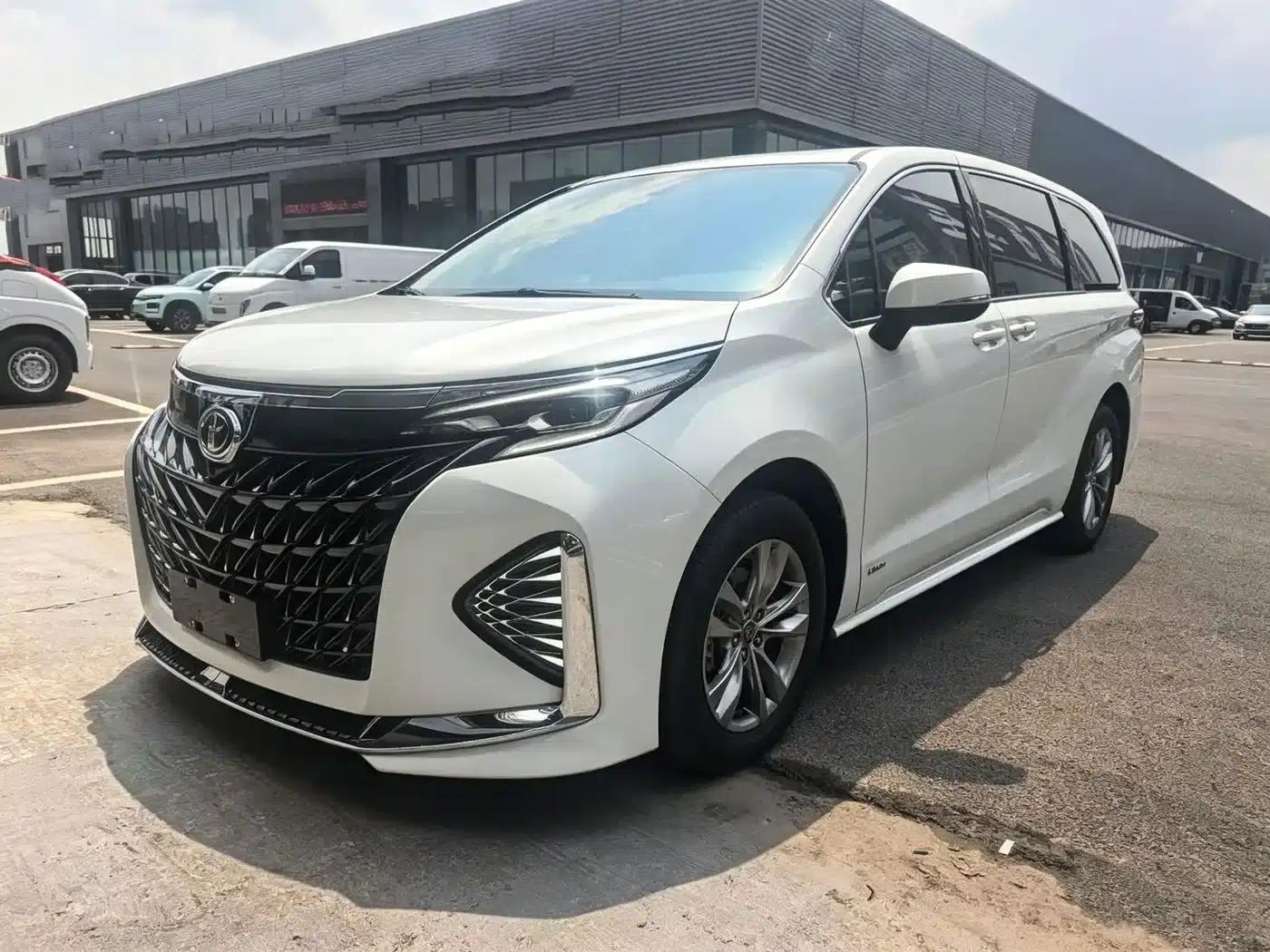 2024 Sienna 2.5L Hybrid Comfort Edition — миниатюра 1