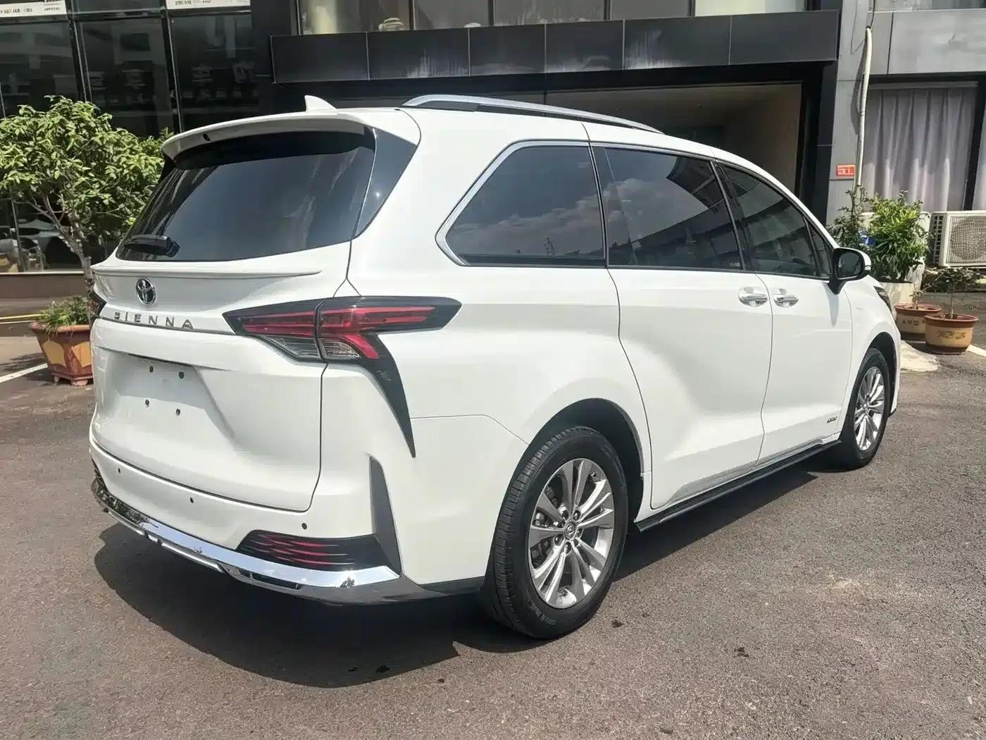 2024 Sienna 2.5L Hybrid Comfort Edition — миниатюра 5